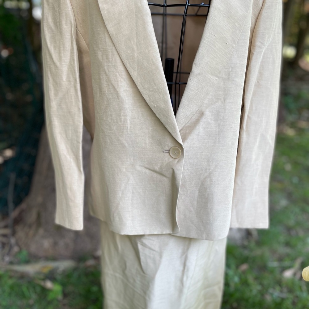 Dana Buchman Suit
